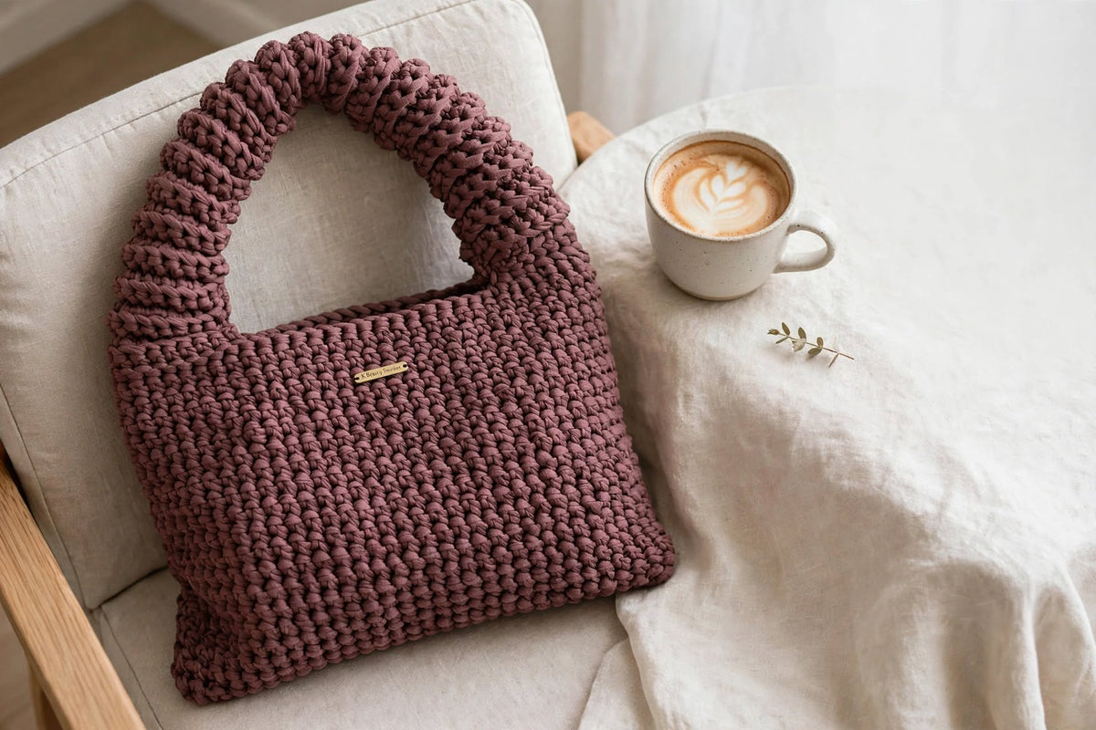 CACAO – Liten handstickad shoppingväska