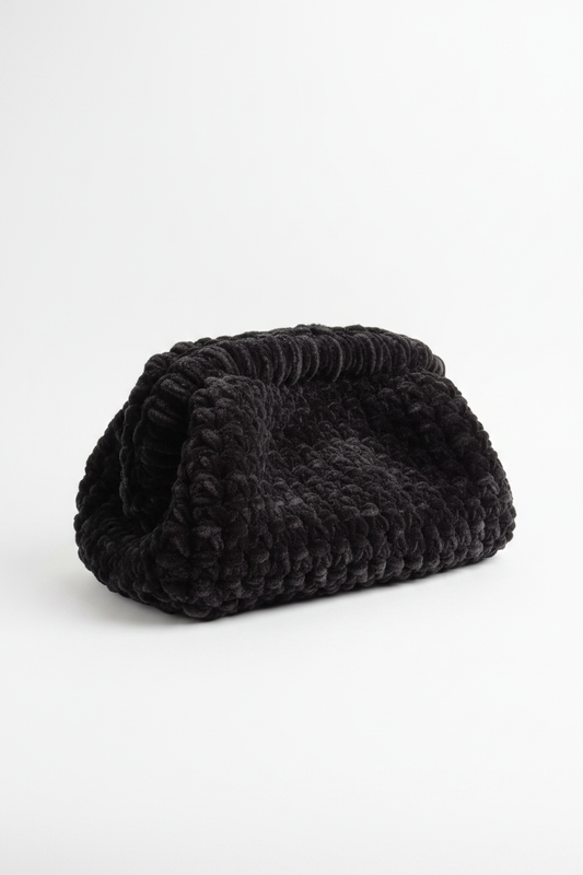 Black crochet pouch – studio
