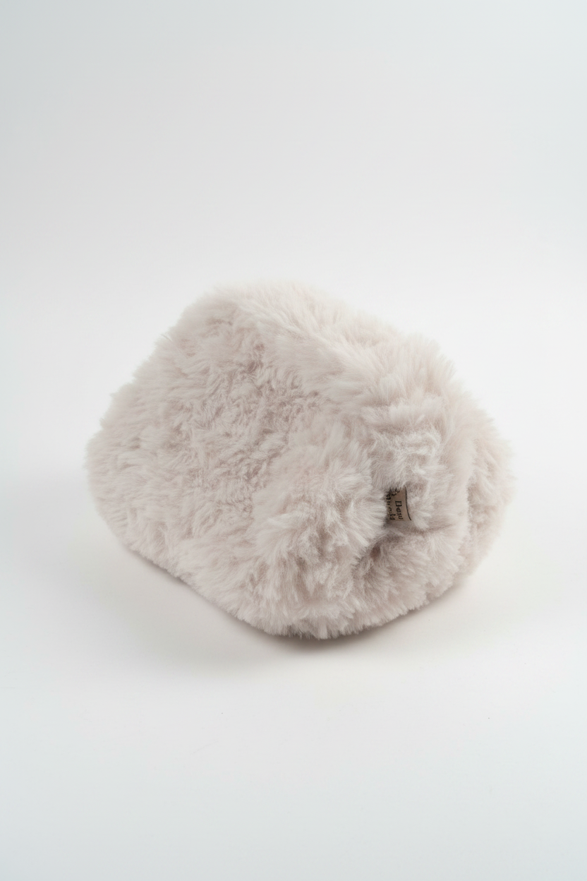 White fluffy pouch – background only